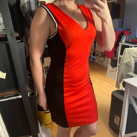 Vero Moda Red and Black Sheath Shift Style Dress - Size Medium - Picture 4 of 5